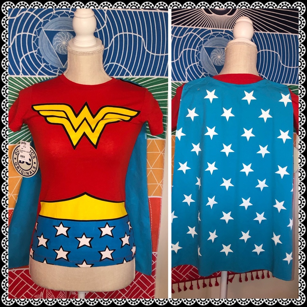 DC Comics Wonder Woman t-shirt with Cape